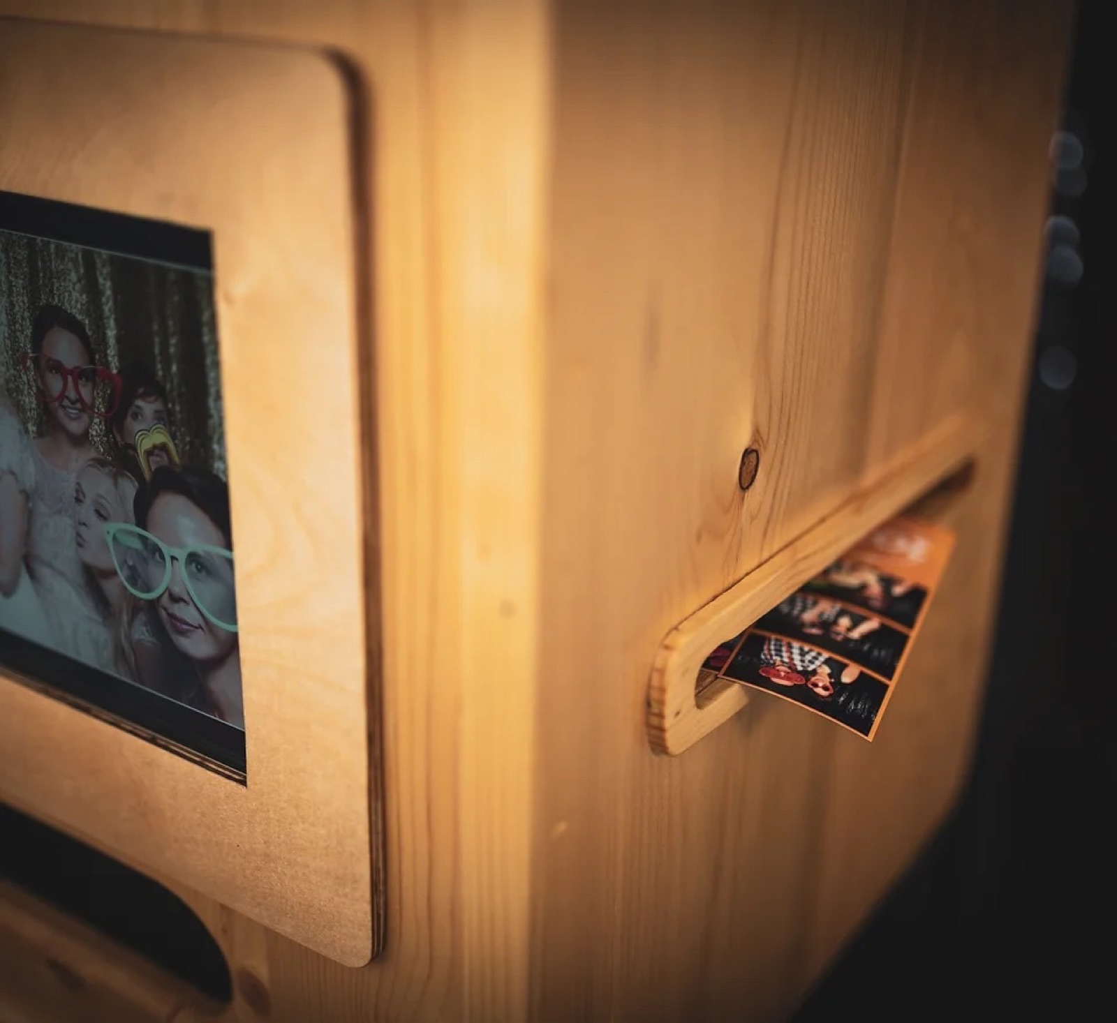Fotografie imprimată în câteva secunde, la ieșirea din cabina foto